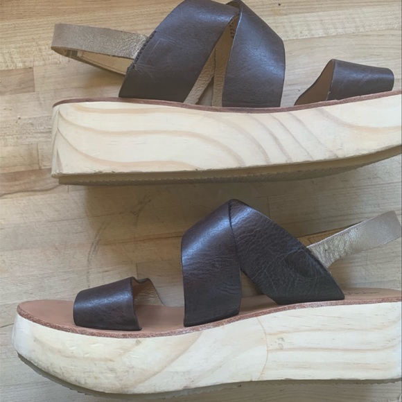 UGG Koolaburra Wood & Leather Platform/Wedge - Picture 4 of 8